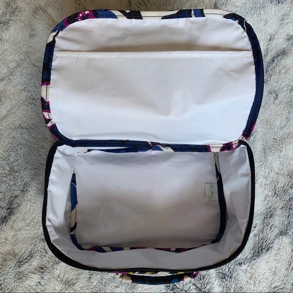 Vera Bradley Lunchbox - Picture 6 of 6